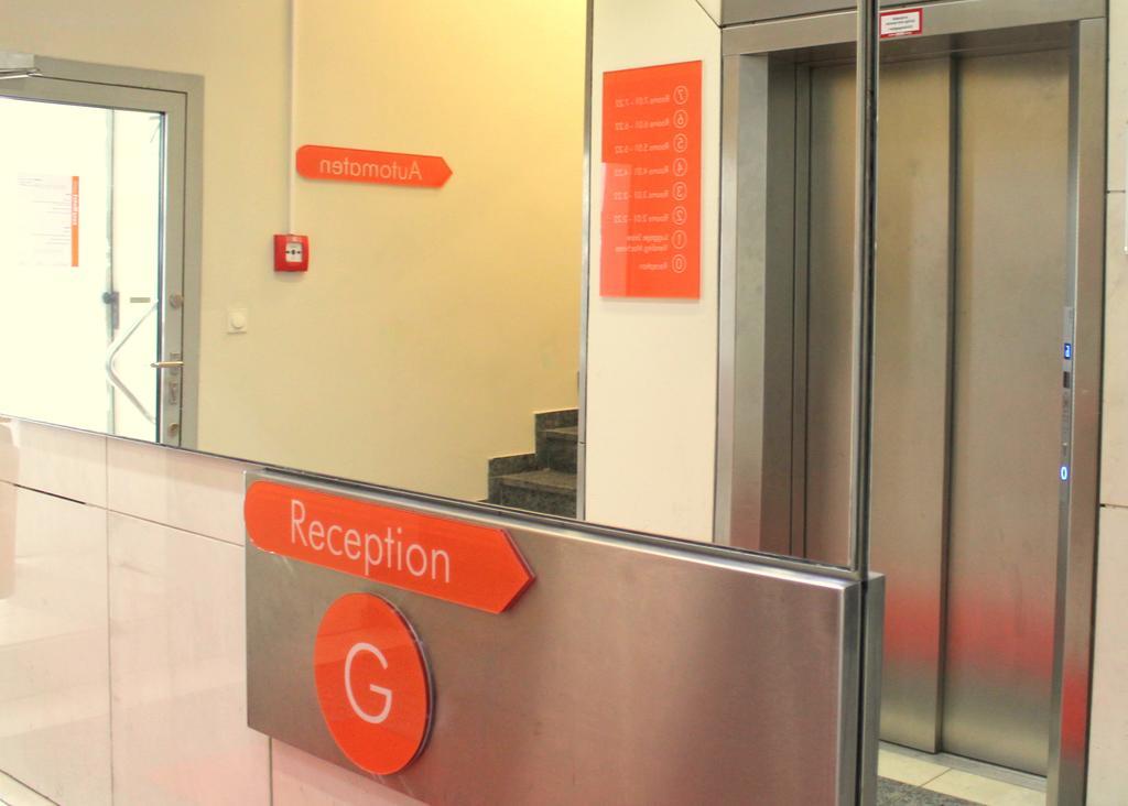 Easyhotel Frankfurt City Center Frankfurt am Main Exterior photo